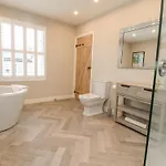 Riverdale House Holiday home *