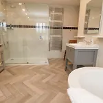 Riverdale House Holiday home