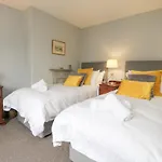 Riverdale House Holiday home *