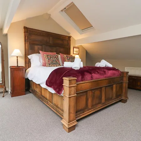 בית נופש Riverdale House *